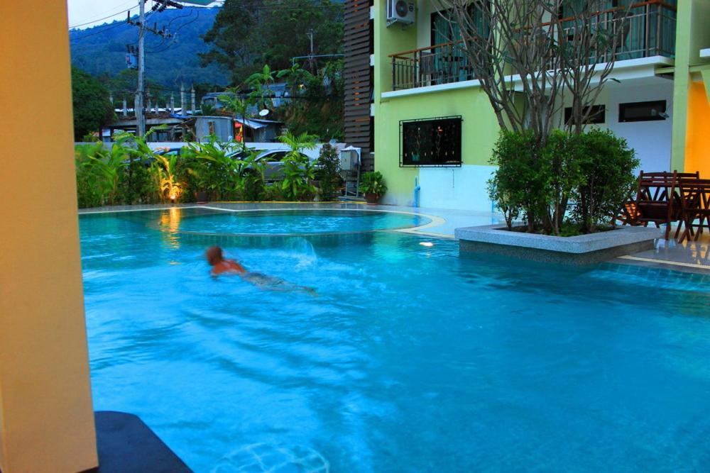 Kalim Beach Place Patong Eksteriør billede