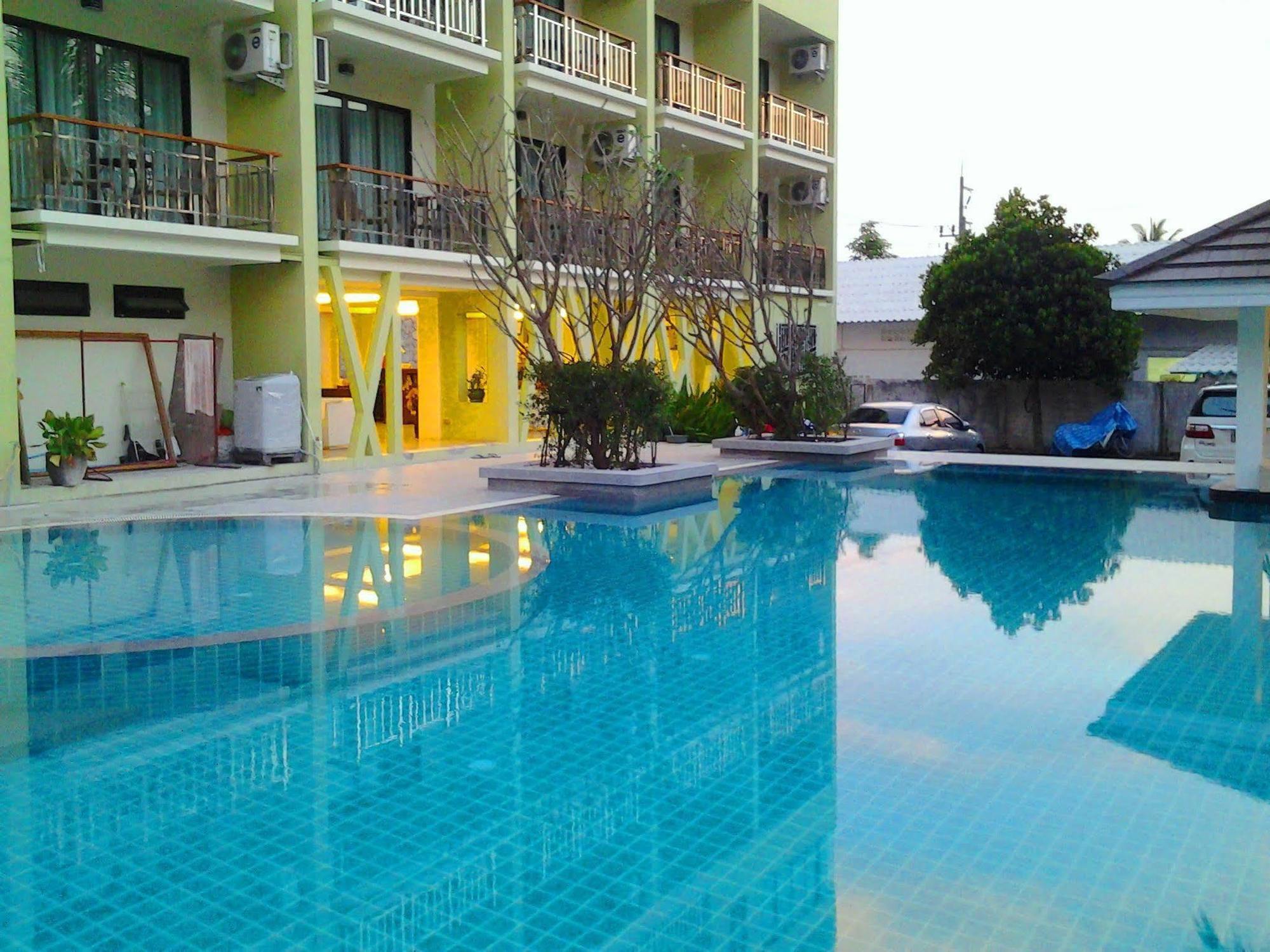 Kalim Beach Place Patong Eksteriør billede